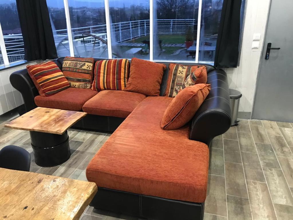 Best Price #3 "La Serre" X4 People Orchamps-Vennes Bagian luar foto